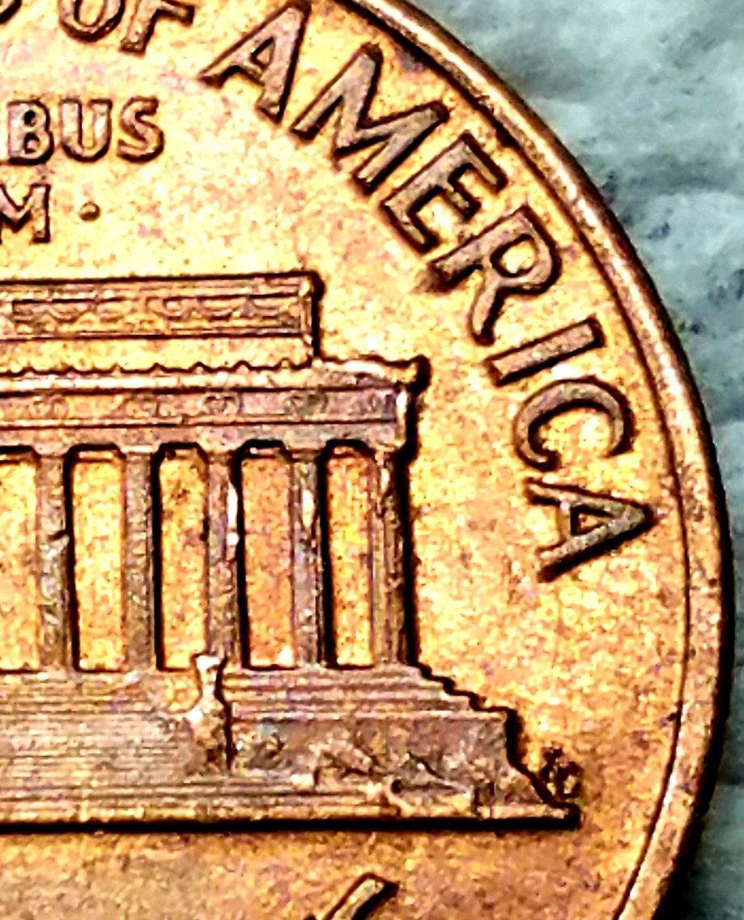 1959-D-Lincoln-Large-Die-Issues-Top-Right-Of-Cornice/Columns-10,11-&-12?